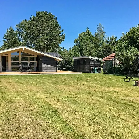 Holiday Tjæregryden * Stege
